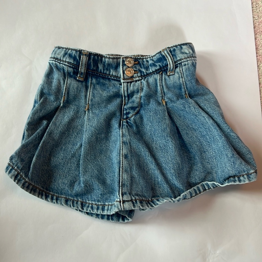 Zara EUC Jean Skort size 5